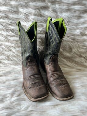 Ariat Cowboy Boots Boys' 5.5D Square toe